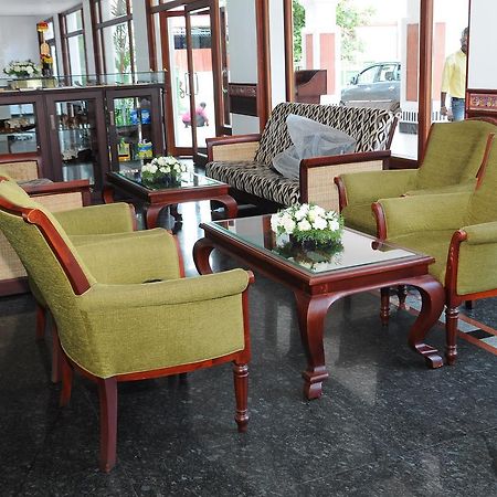 Vijayapark Hotel Kaduturutti Eksteriør bilde