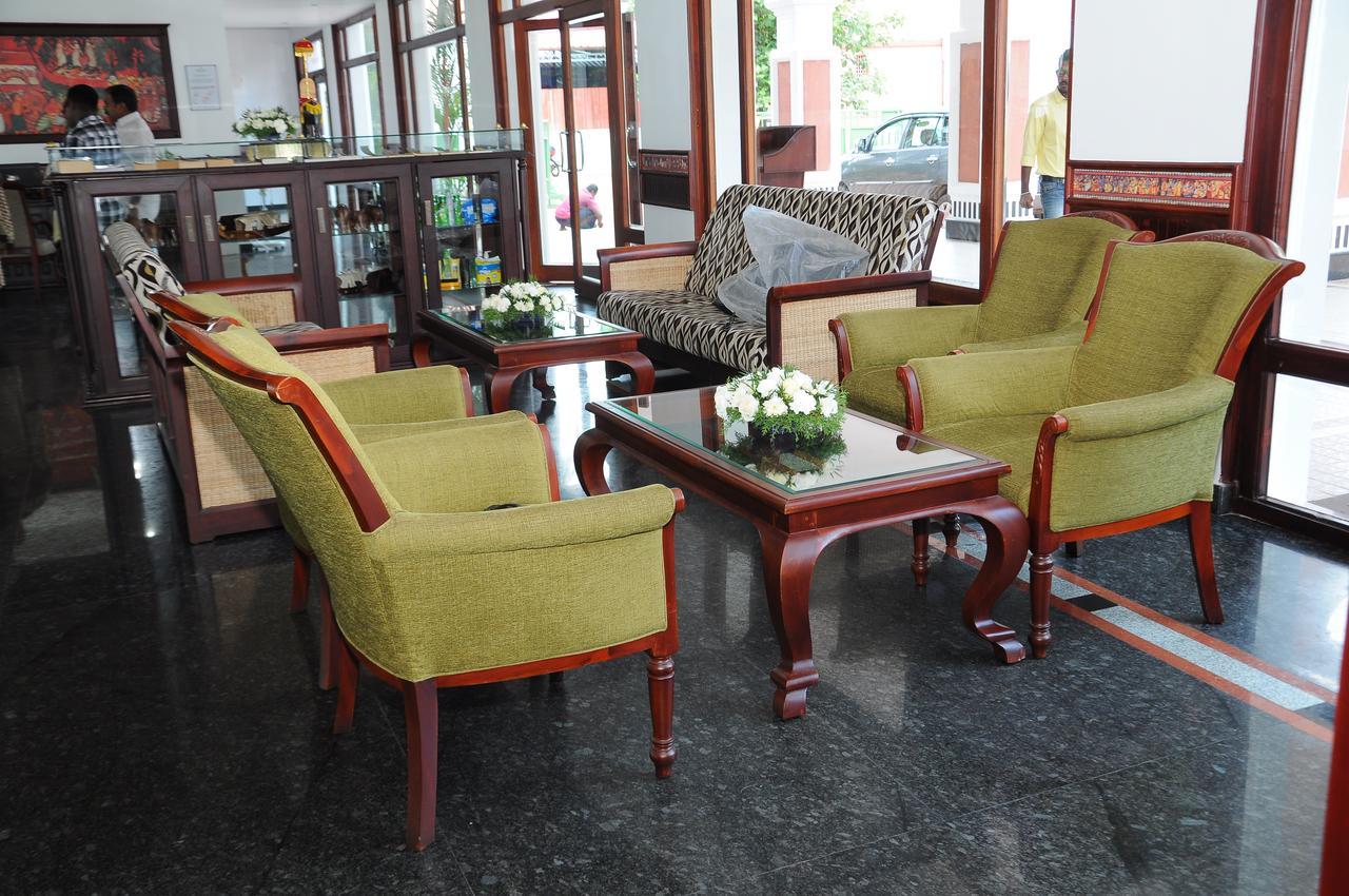 Vijayapark Hotel Kaduturutti Eksteriør bilde